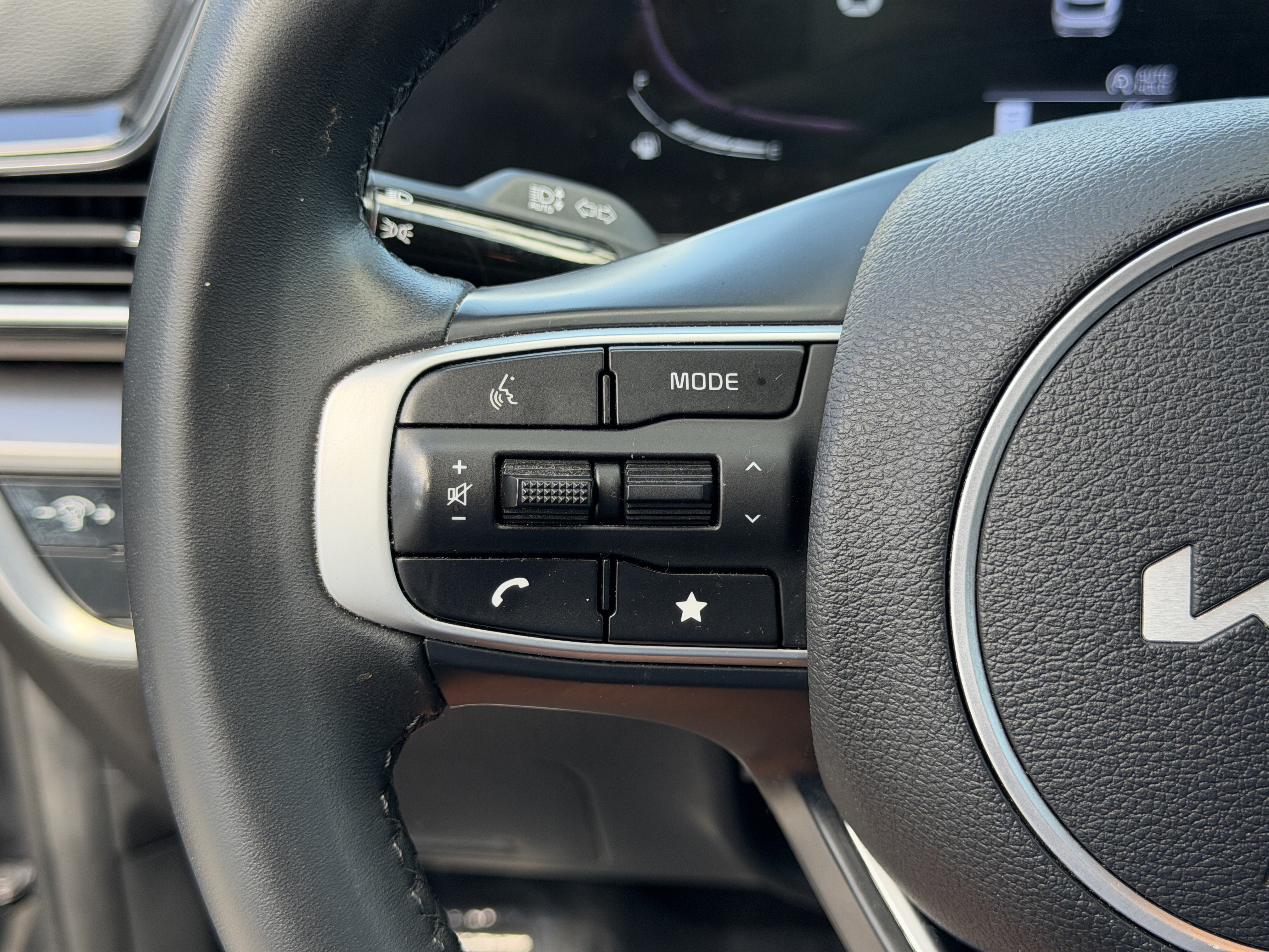 Used 2023 Kia Sportage EX FWD image 30
