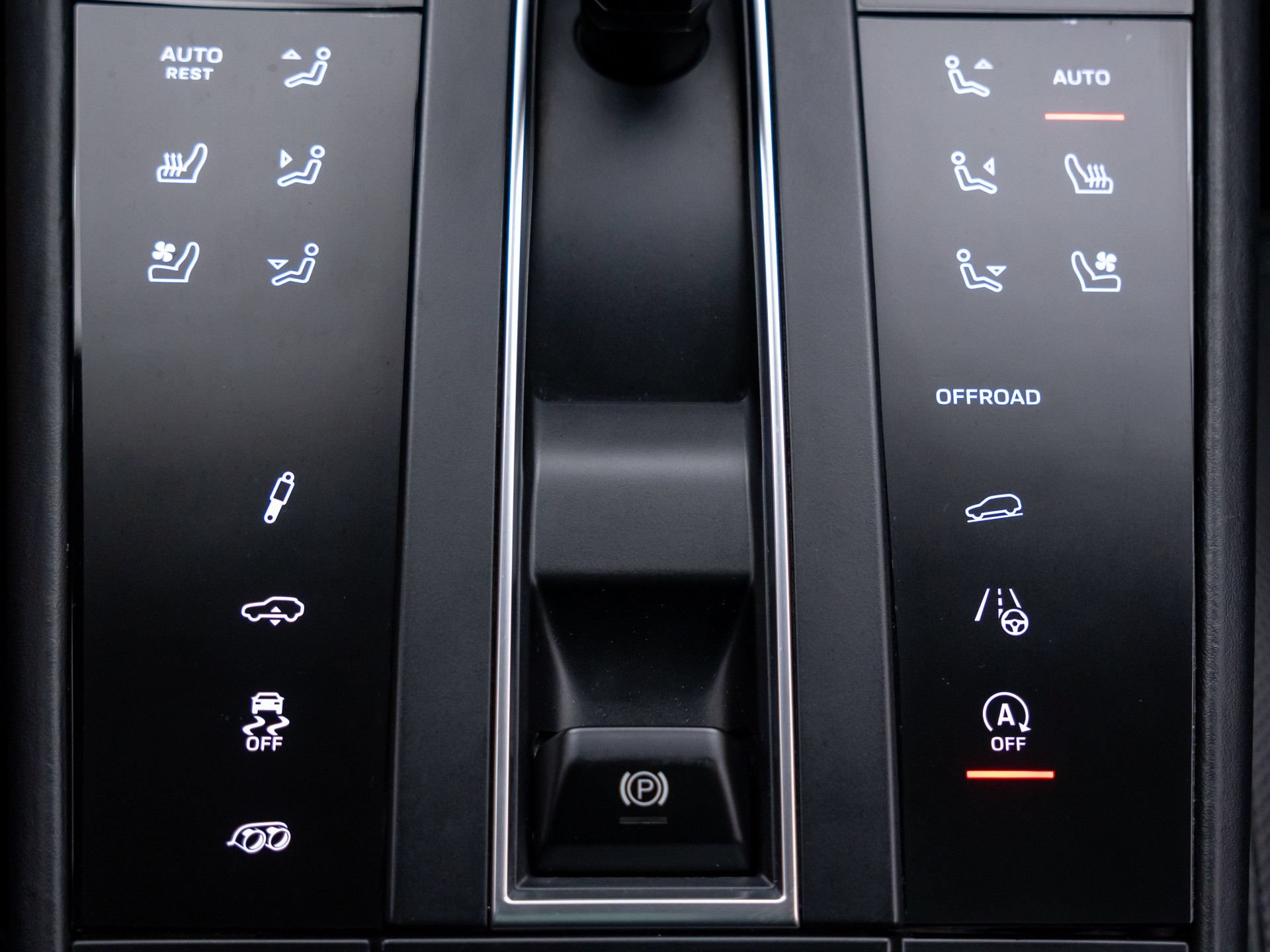 Certified 2022 Porsche Macan GTS AWD/4WD image 29