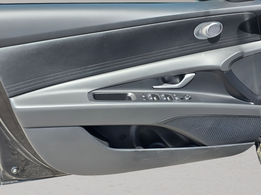 New 2026 Hyundai Elantra SE FWD image 12