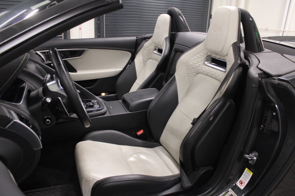 Used 2022 Jaguar F-TYPE R image 5