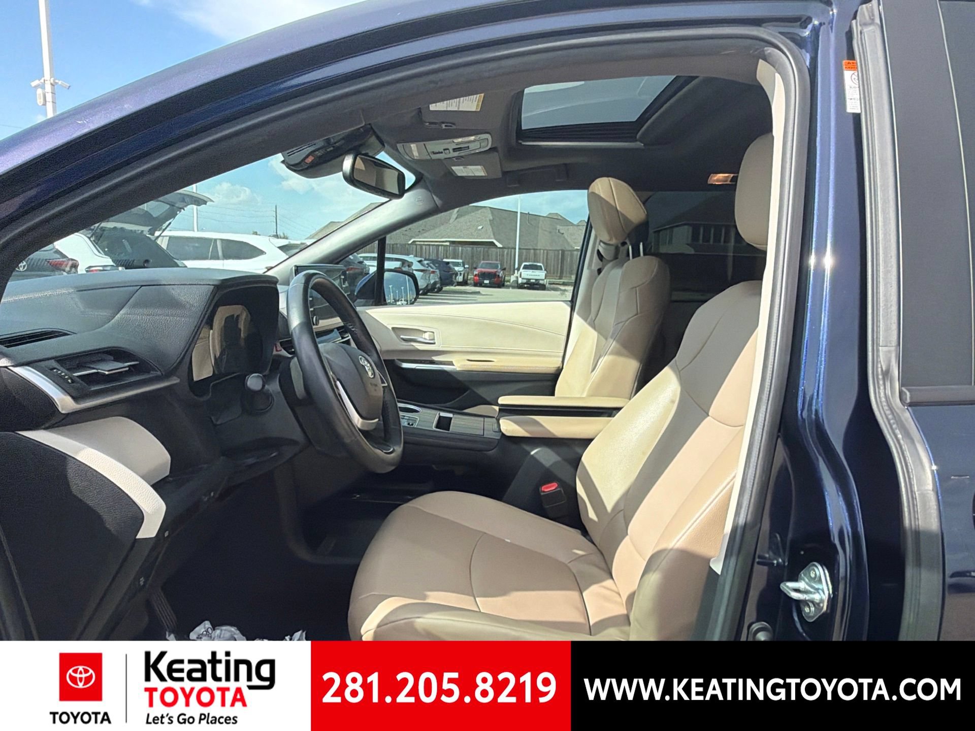 Used 2024 Toyota Sienna XLE FWD image 10