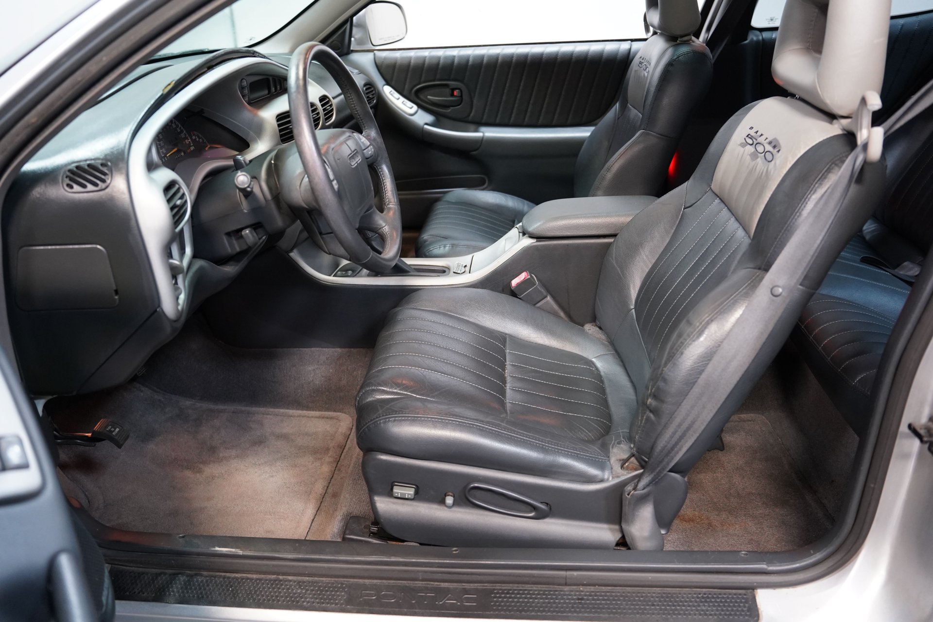 Used 2000 Pontiac Grand Prix GTP w/ Opt Pkg FWD image 29