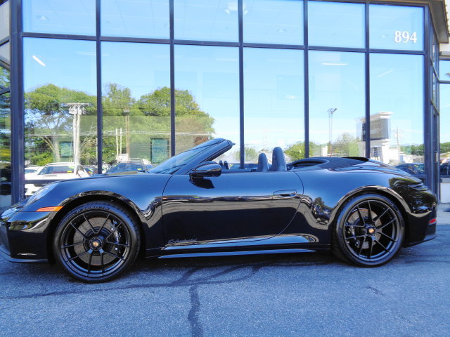 Used 2026 Porsche 911 Carrera 4 GTS AWD/4WD image 8