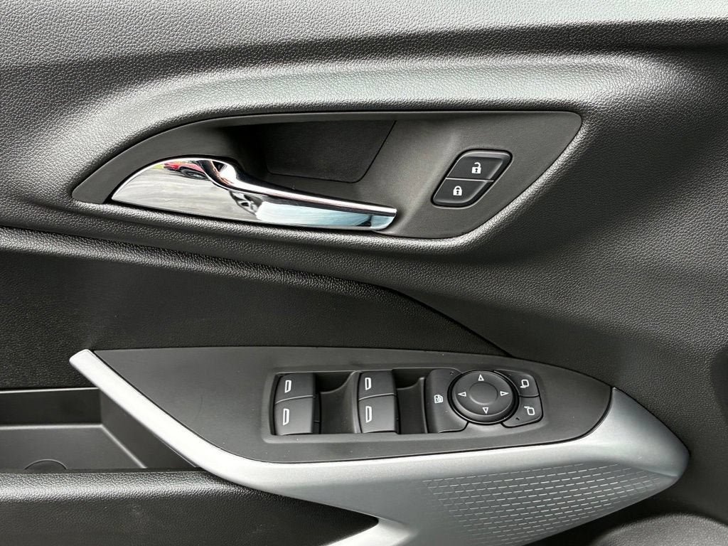 New 2026 Chevrolet Trax RS FWD image 4
