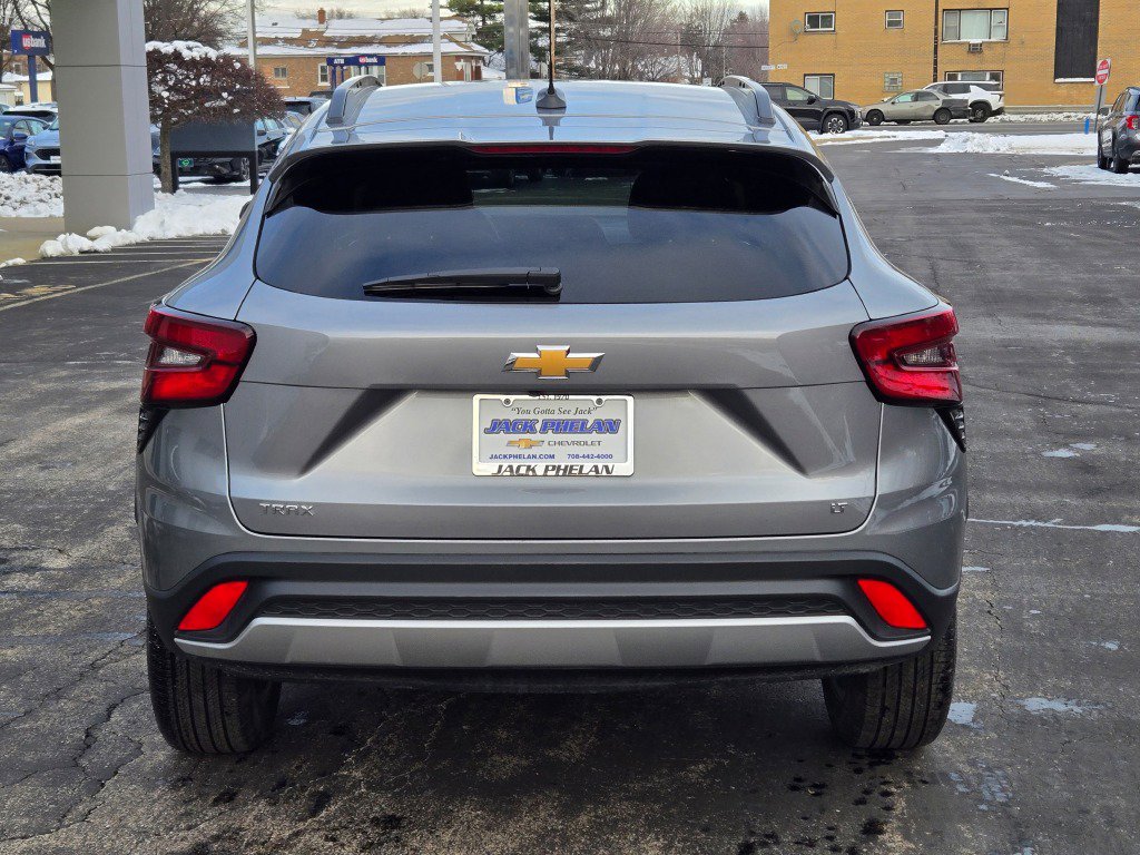 Certified 2025 Chevrolet Trax LT w/ LT Convenience Package image 11