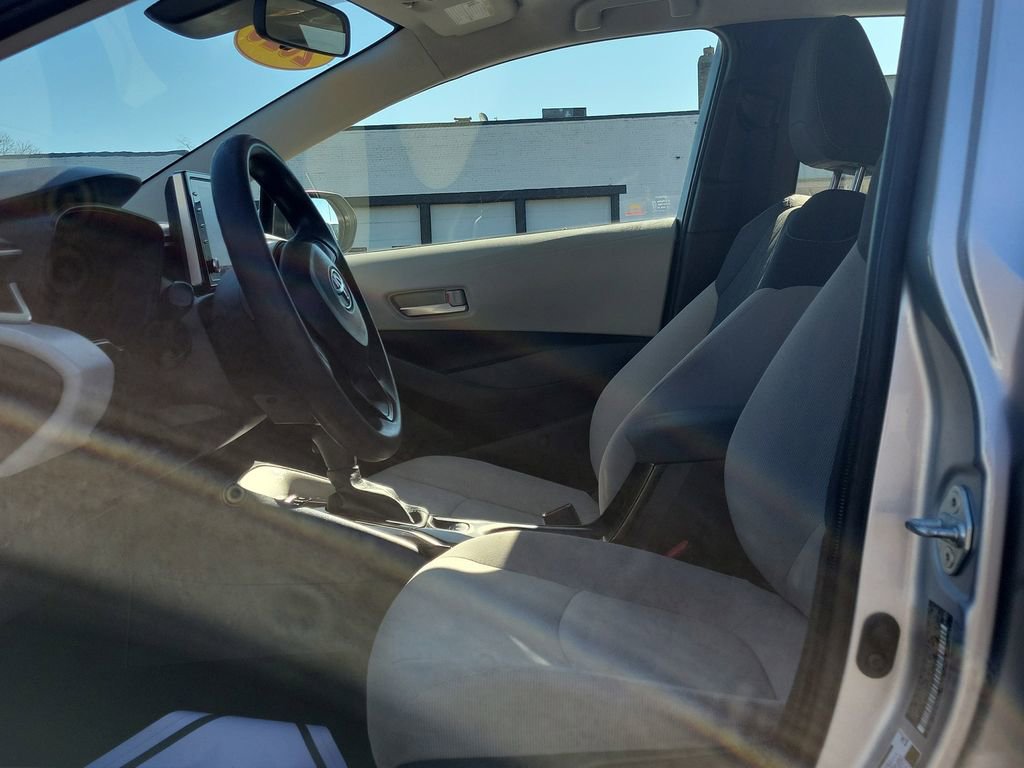 Used 2020 Toyota Corolla LE image 8