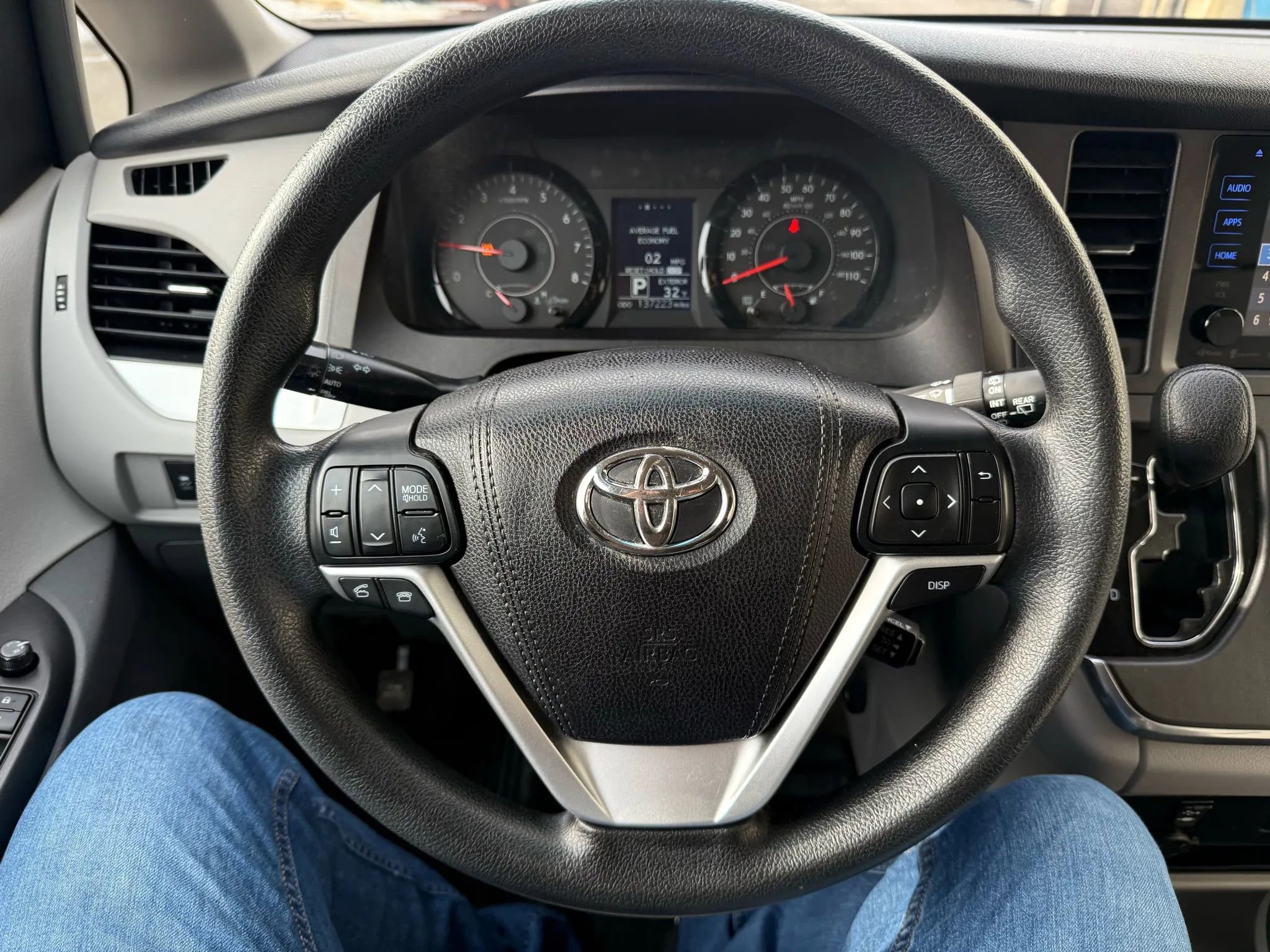 Used 2017 Toyota Sienna LE AWD/4WD image 10