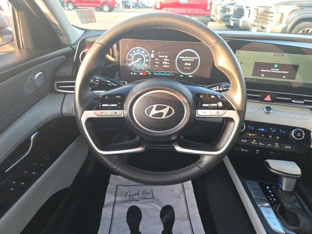 Used 2025 Hyundai Elantra Limited image 11