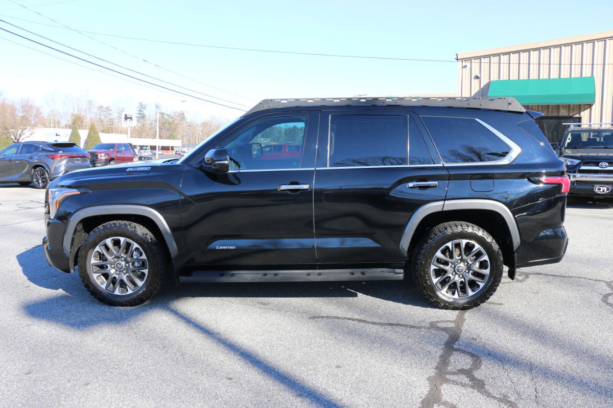 Used 2023 Toyota Sequoia Limited image 2