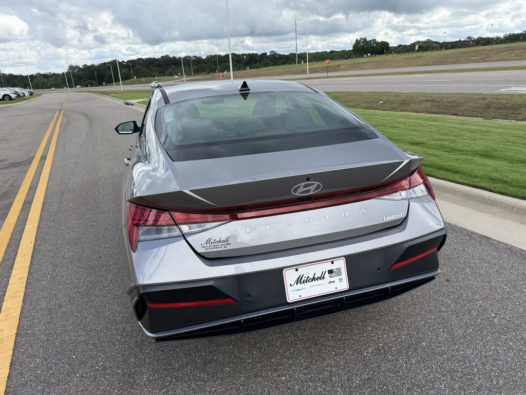 Used 2024 Hyundai Elantra Limited FWD image 8