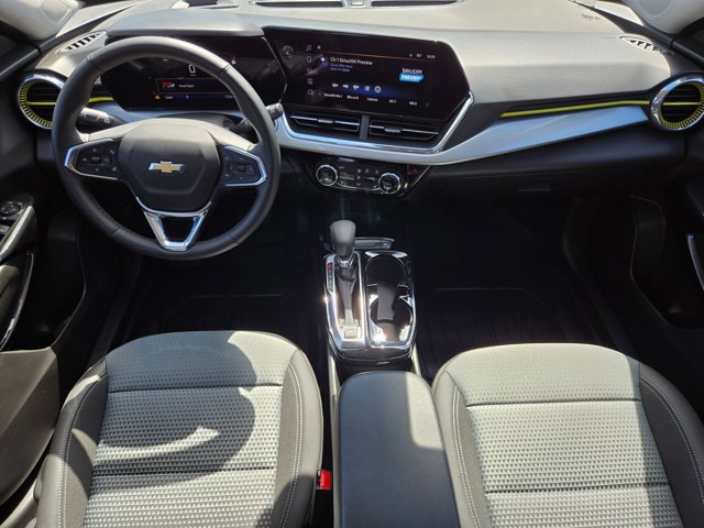 Used 2025 Chevrolet Trax LT w/ Driver Confidence Package image 16