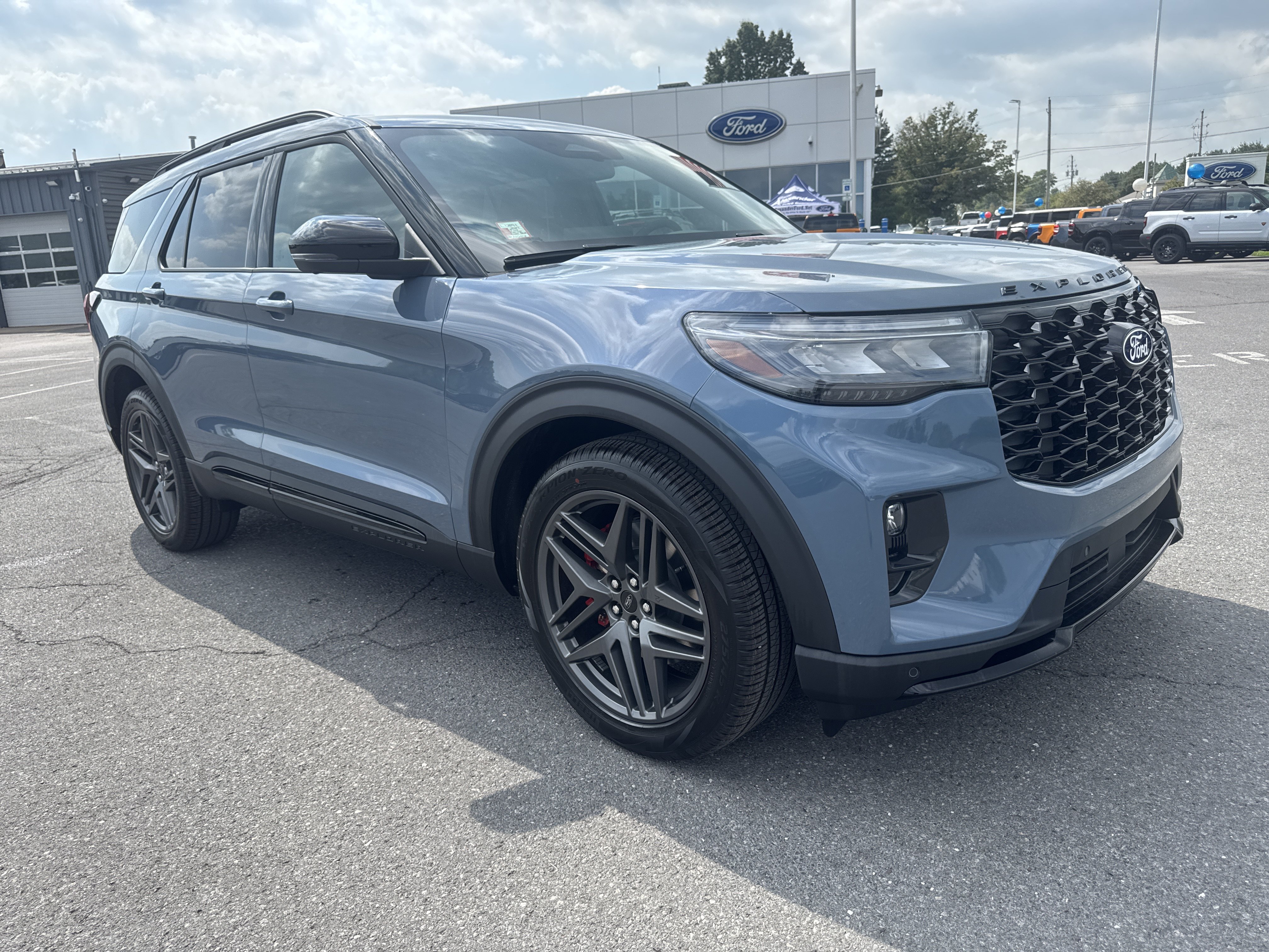 New 2027 Ford Explorer ST w/ Sun And Sound Package AWD/4WD video 1
