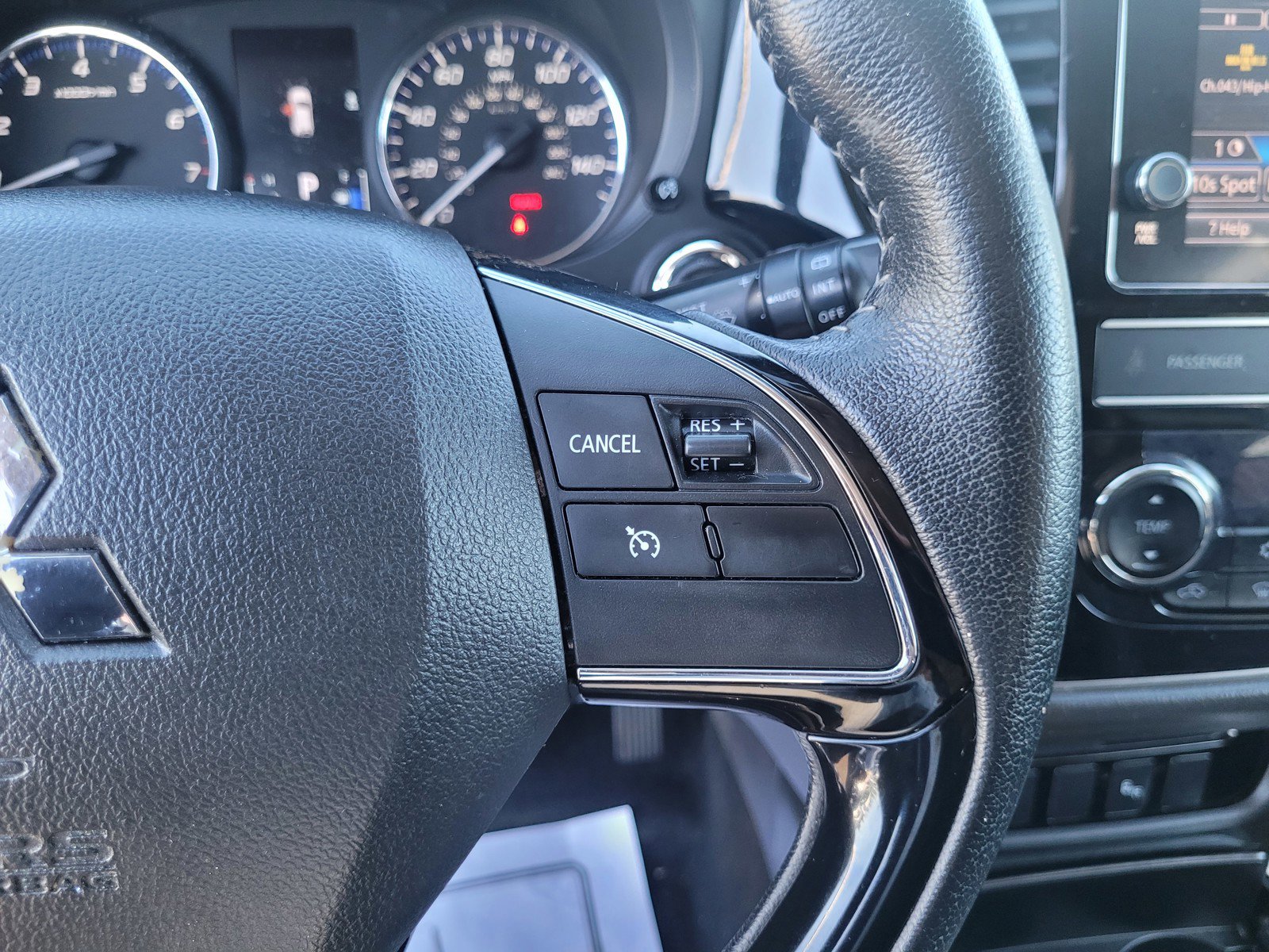 Used 2019 Mitsubishi Outlander SE image 23