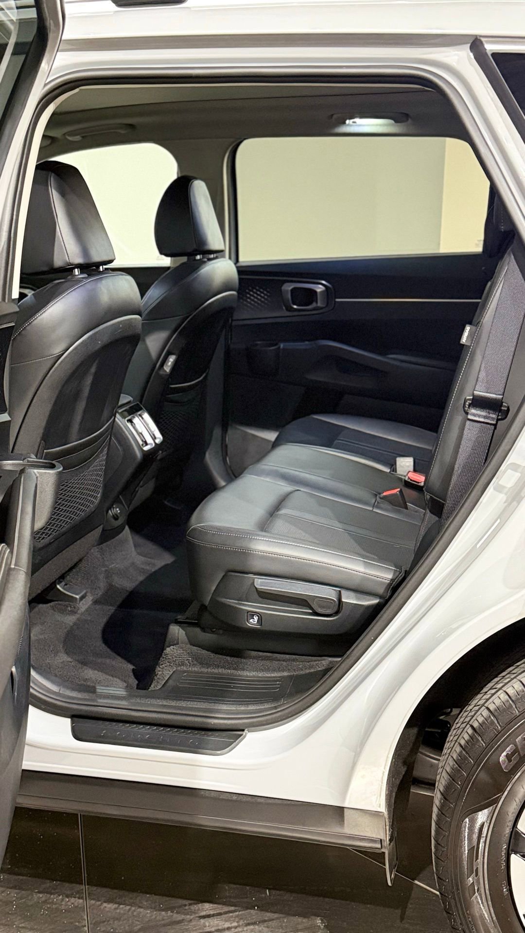 Used 2024 Kia Sorento S w/ Panoramic Sunroof Package image 55