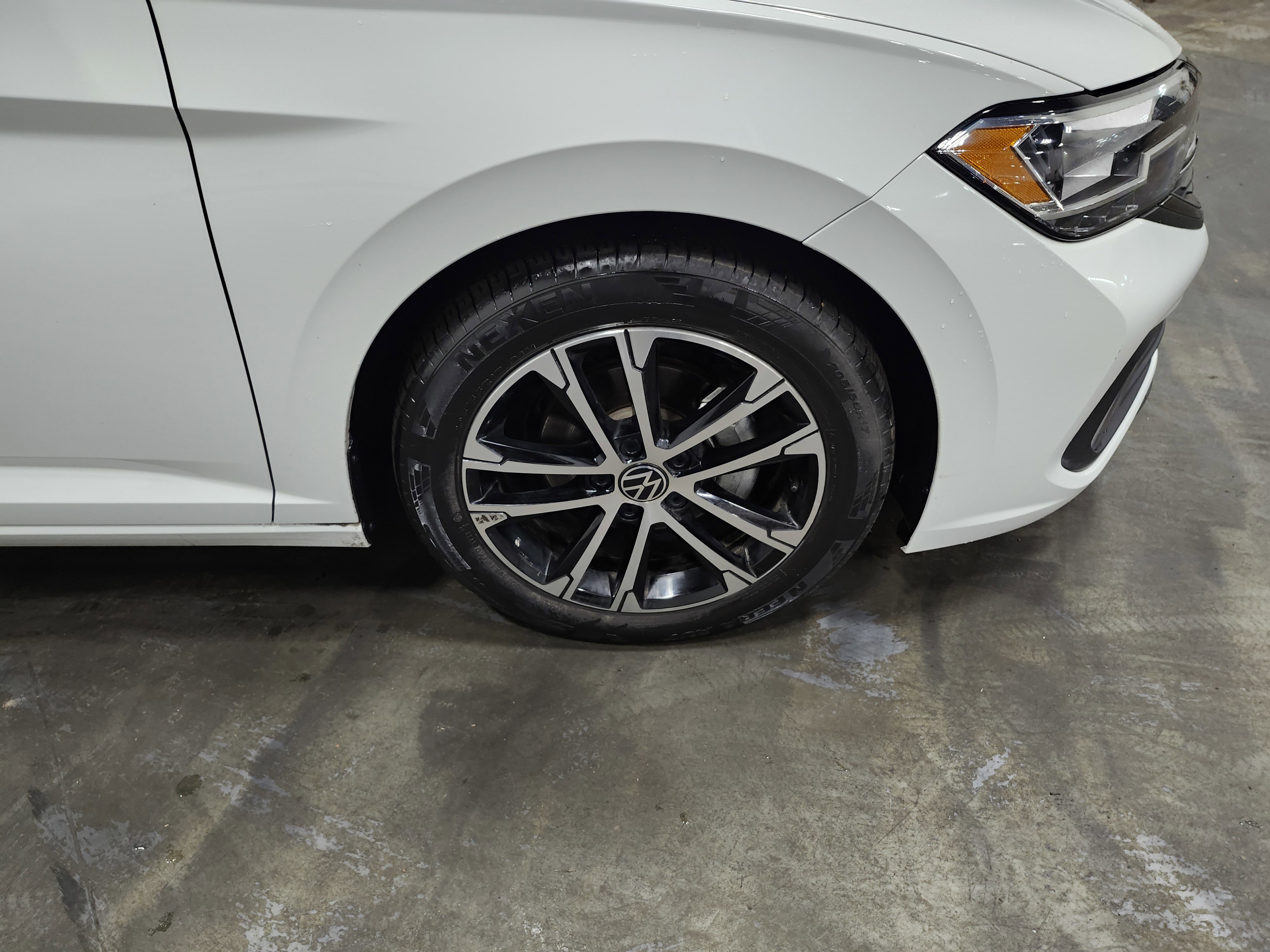 Used 2023 Volkswagen Jetta Sport image 9