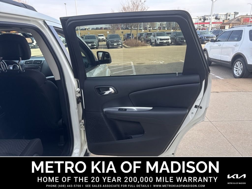 Used 2019 Dodge Journey SE w/ Blacktop Package image 28