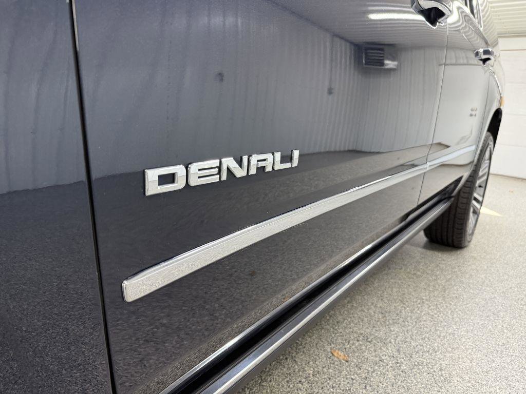 Used 2017 GMC Yukon XL Denali AWD/4WD image 9