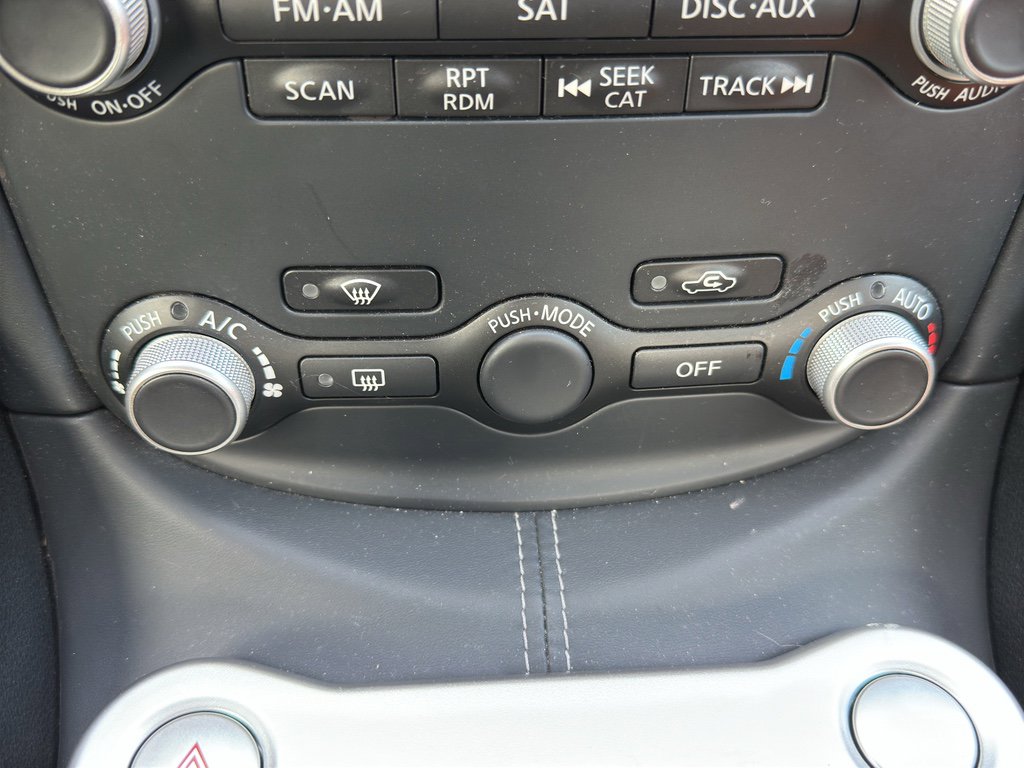 Used 2016 Nissan 370Z Touring image 23