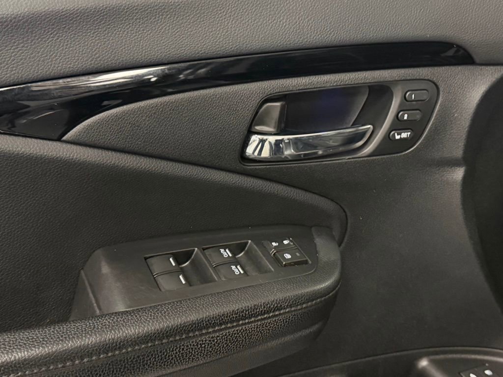 Used 2017 Honda Pilot Elite image 14