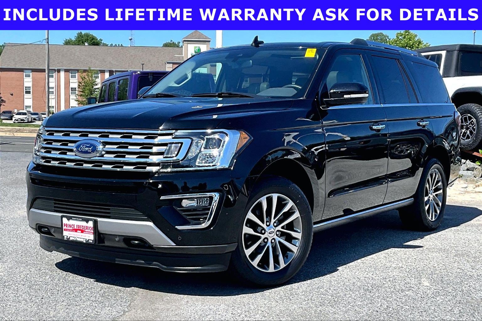 Used 2018 Ford Expedition Limited w/ Equipment Group 301A AWD/4WD image 3