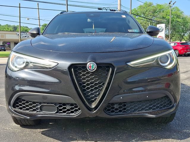 Used 2020 Alfa Romeo Stelvio Ti Sport w/ Quick Order Package 22S Sport AWD/4WD image 2