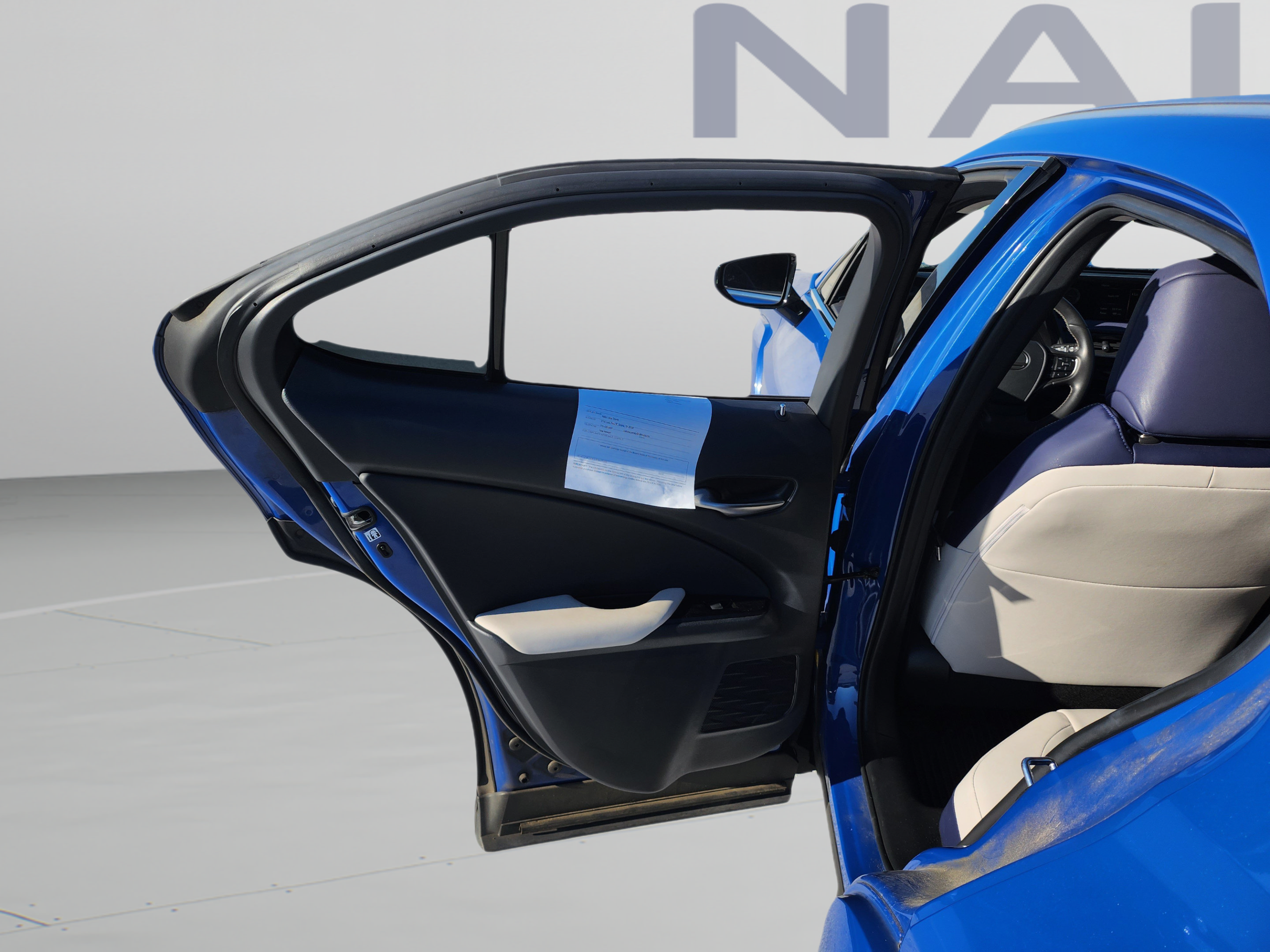 Certified 2022 Lexus UX 200 w/ Premium Package FWD image 17