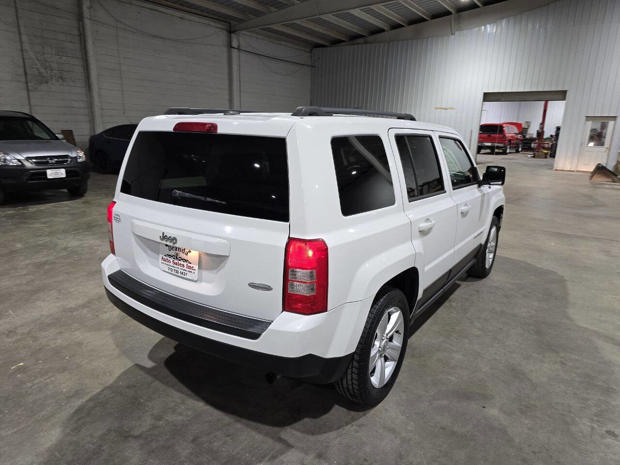 Used 2016 Jeep Patriot Latitude image 10