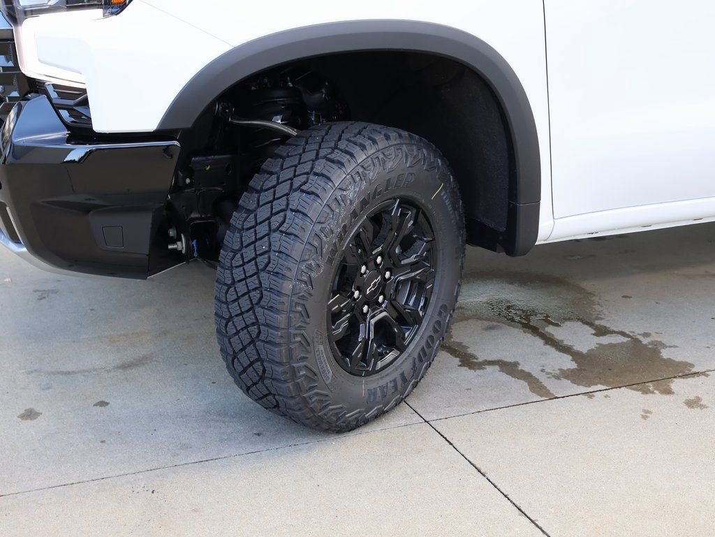 New 2026 Chevrolet Silverado 1500 ZR2 w/ Dark Appearance Package image 47