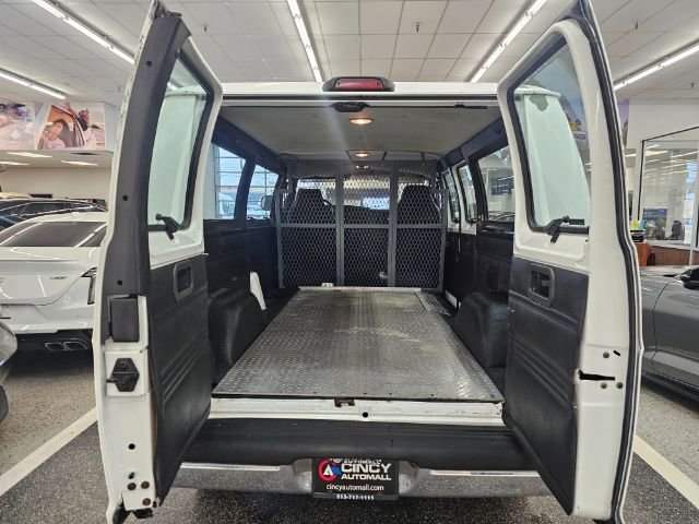 Used 2001 Dodge B2500 Passenger image 23