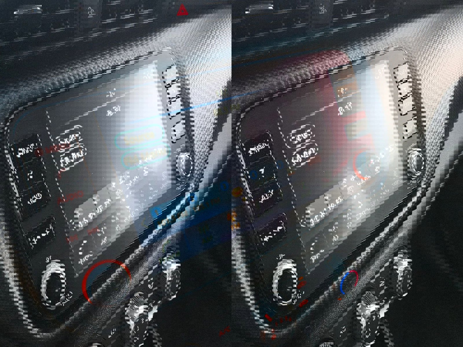 Used 2024 Nissan Kicks SV image 17