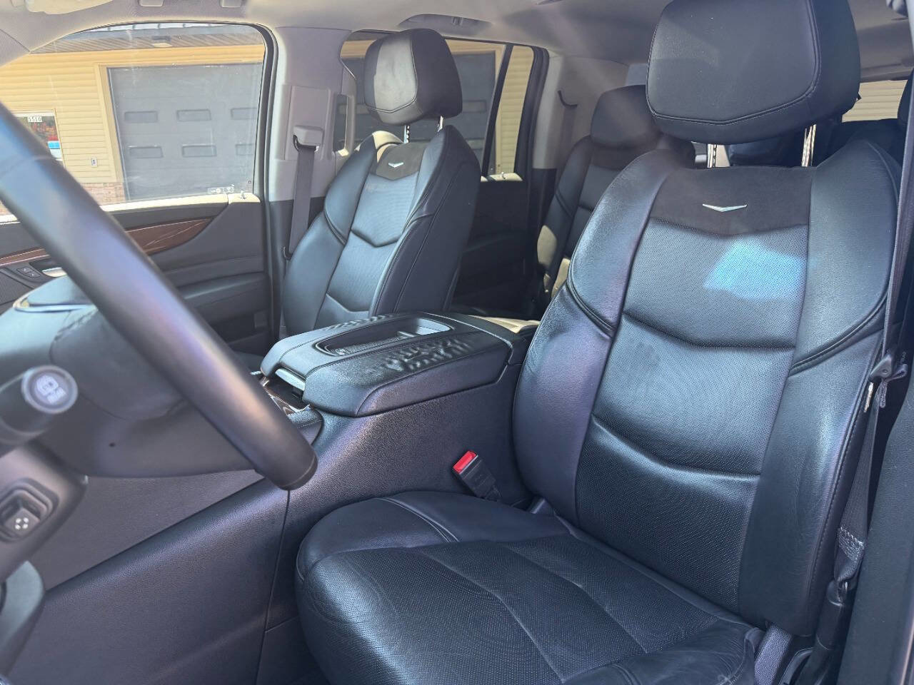 Used 2017 Cadillac Escalade ESV Premium Luxury image 19