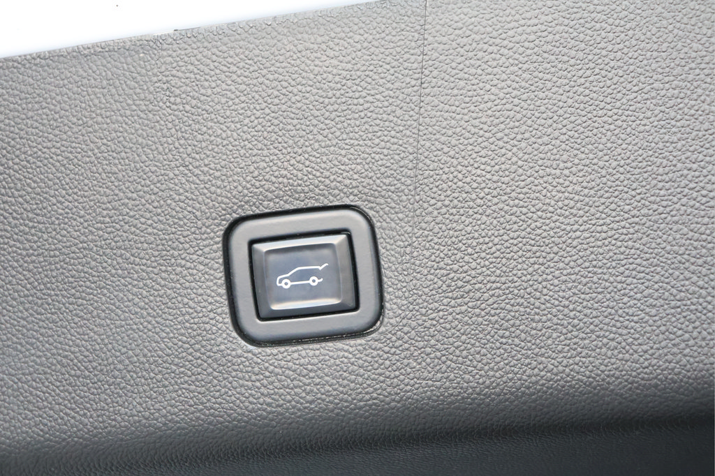 Used 2021 Chevrolet Traverse LT FWD image 30