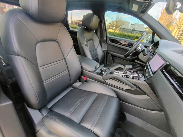Used 2020 Porsche Cayenne image 45