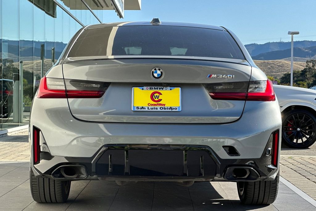 Used 2023 BMW M340i w/ Shadowloine Package image 4