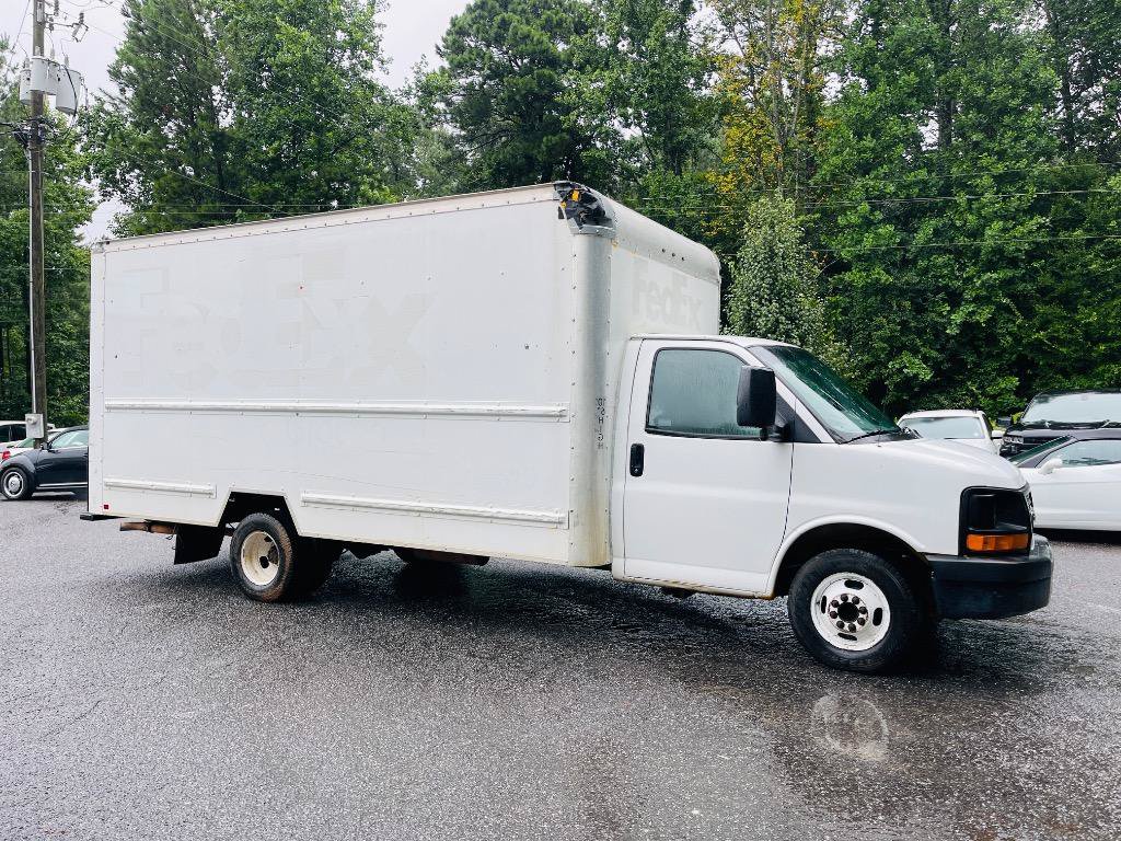 Used 2014 GMC Savana 3500 Extended RWD image 11