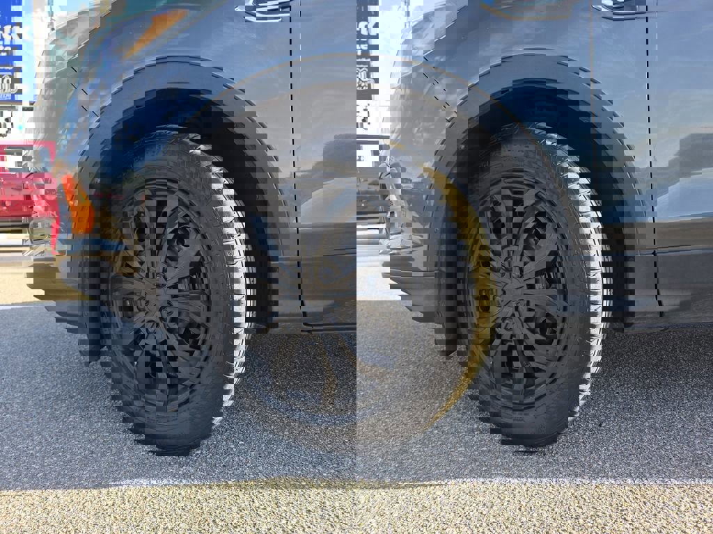 Used 2019 Ford Escape S image 29