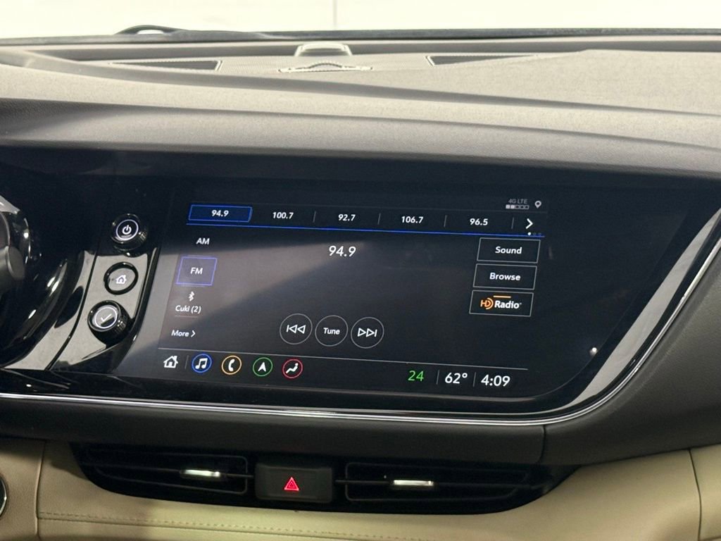 Used 2023 Buick Envision Avenir image 29