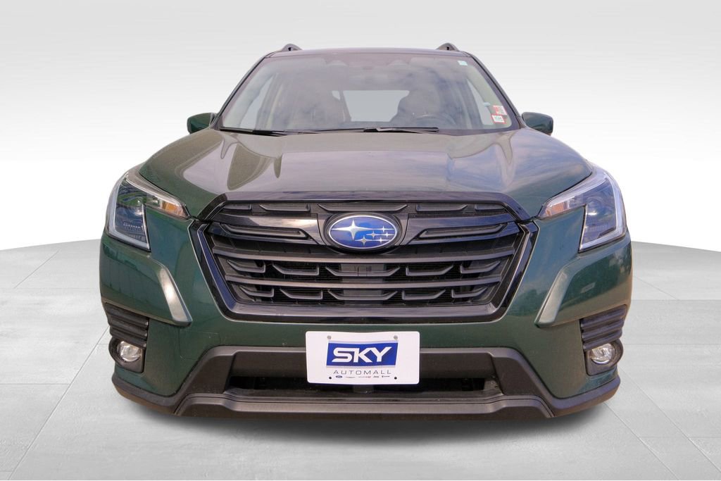 Used 2024 Subaru Forester Premium image 13