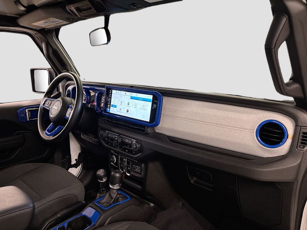 Used 2025 Jeep Gladiator Sport image 14