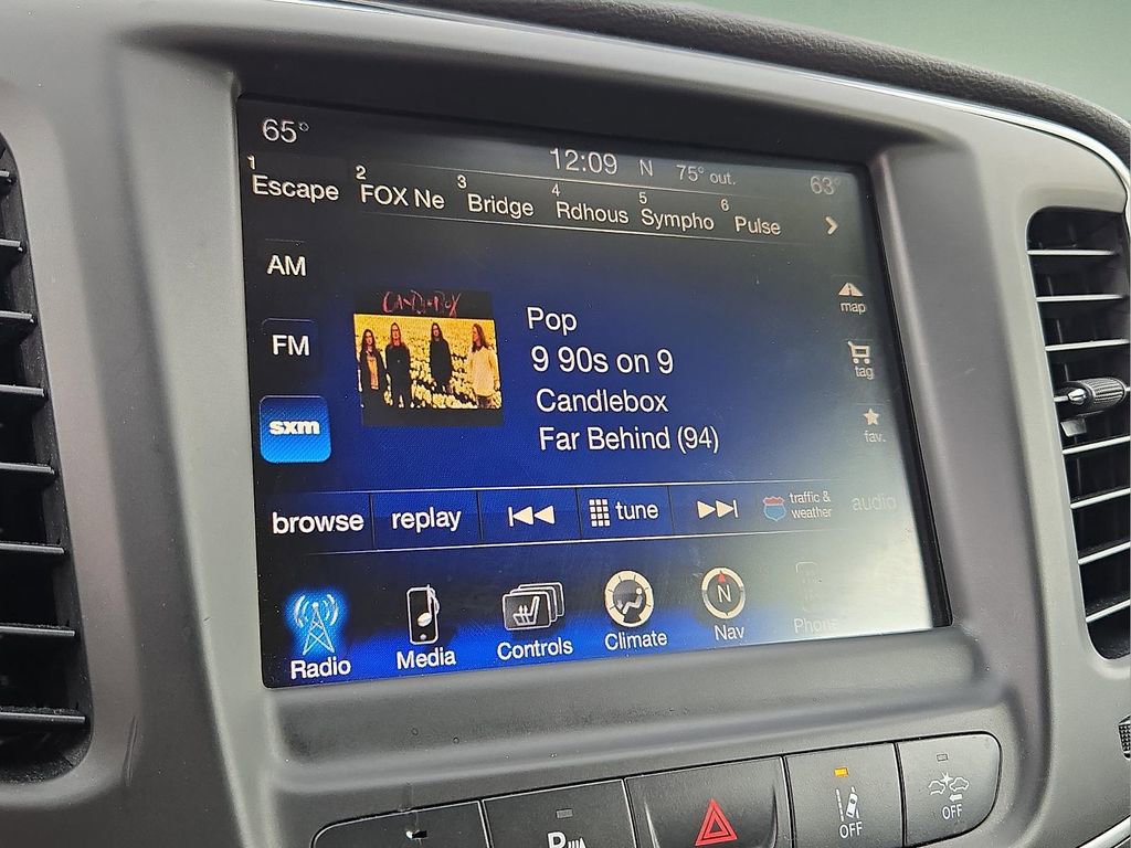 Used 2015 Chrysler 200 C w/ Navigation & Sound Group I image 17