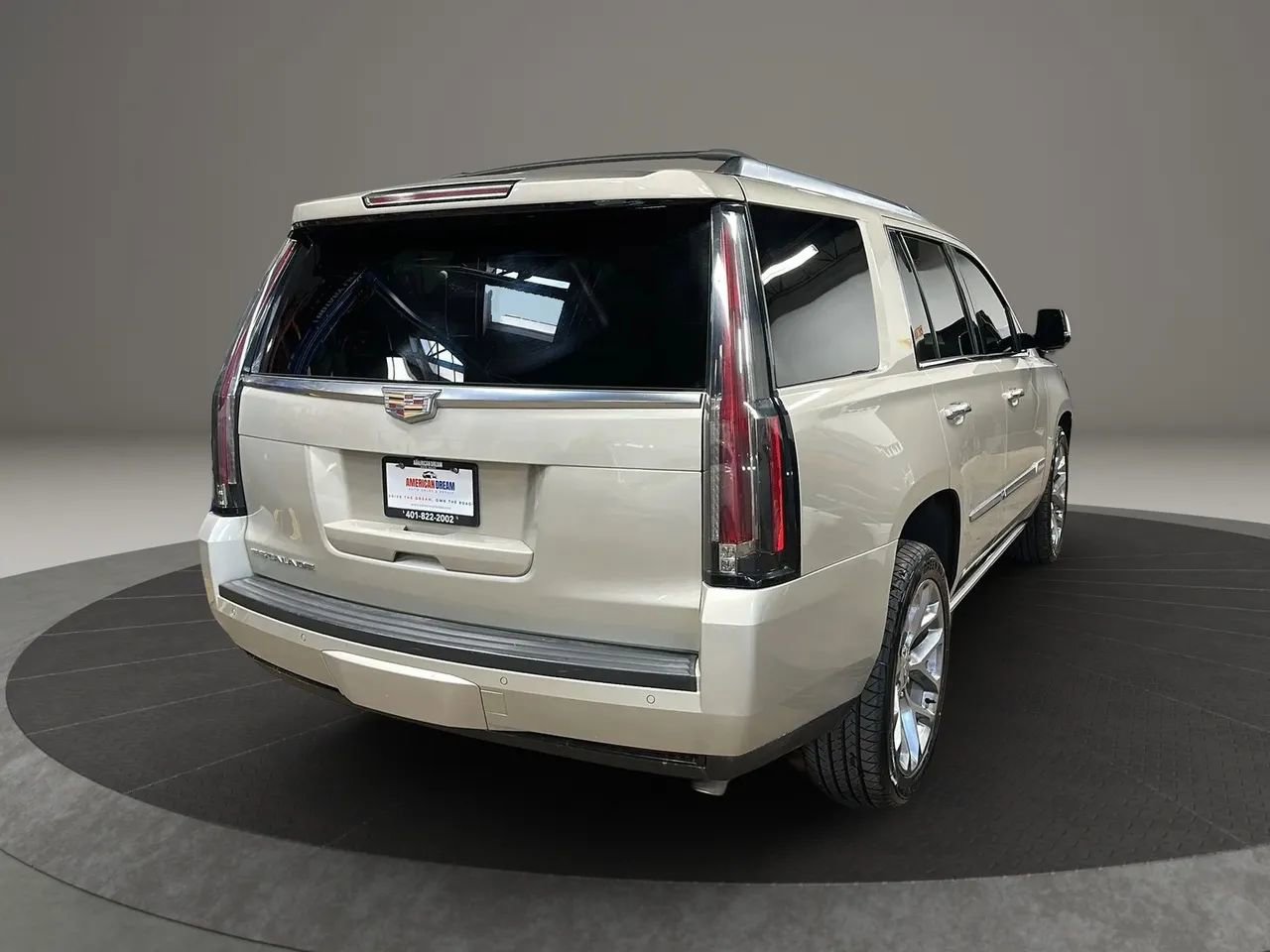 Used 2016 Cadillac Escalade Platinum image 5