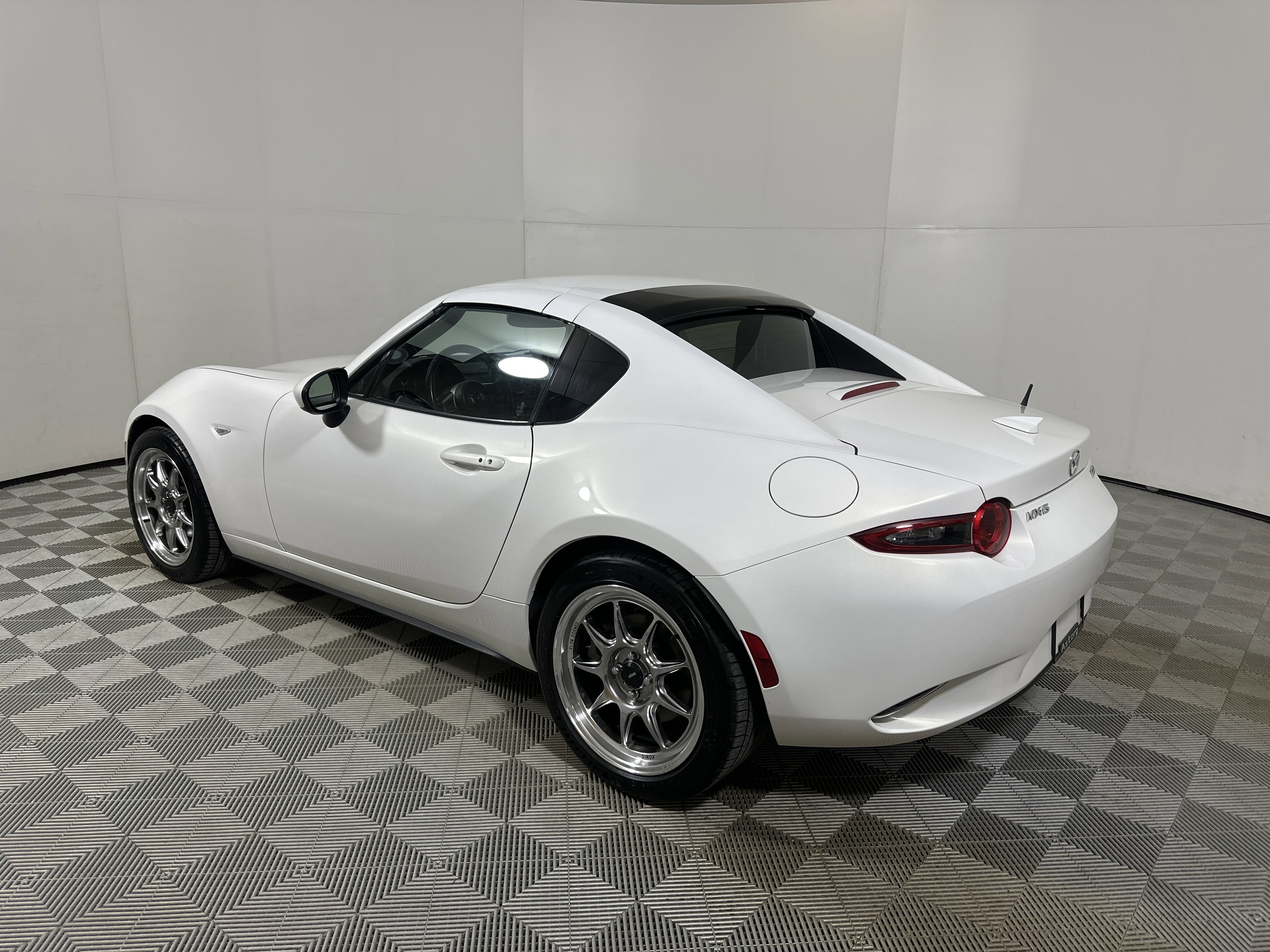 Used 2017 MAZDA MX-5 Miata RF Grand Touring image 5