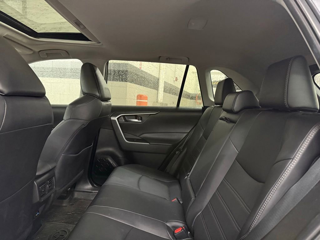 Used 2022 Toyota RAV4 XLE Premium AWD/4WD image 15
