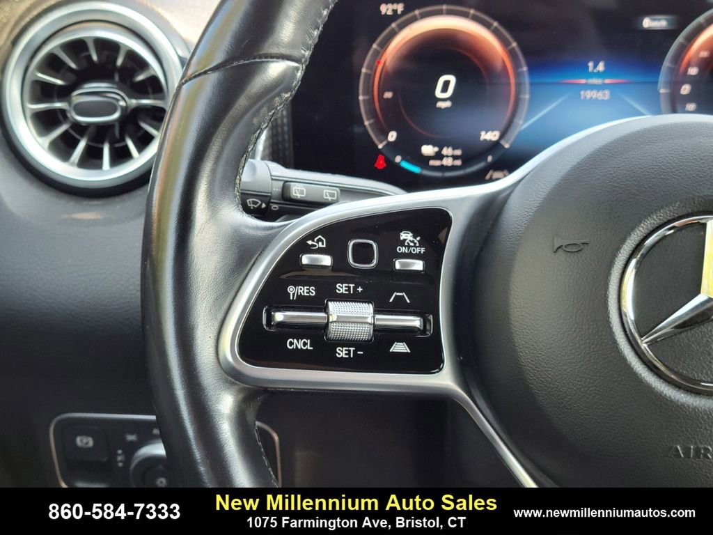 Used 2022 Mercedes-Benz EQB 350 4MATIC image 28