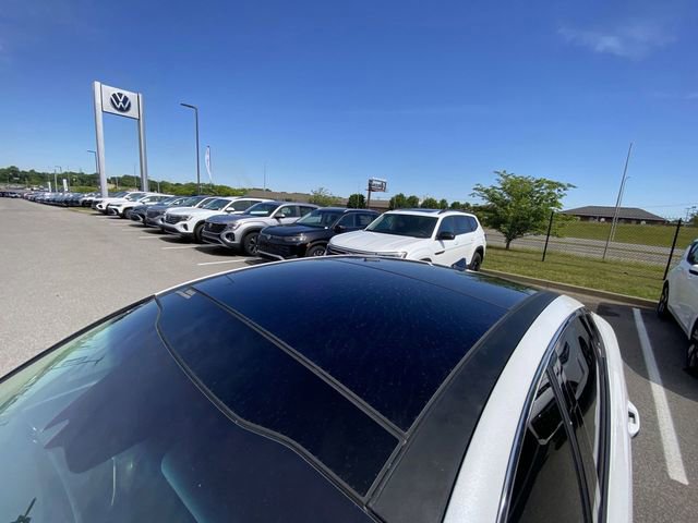 Used 2020 Kia Optima SE FWD image 3