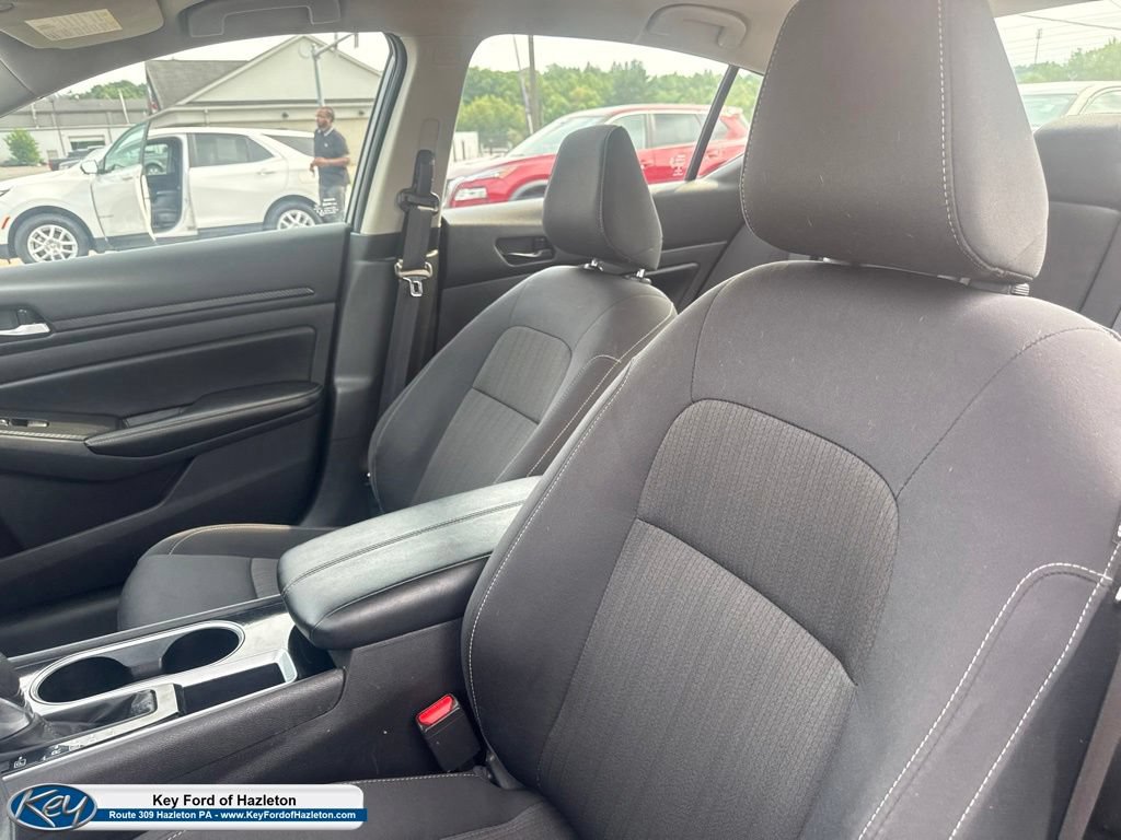 Used 2024 Nissan Altima 2.5 SV FWD image 18
