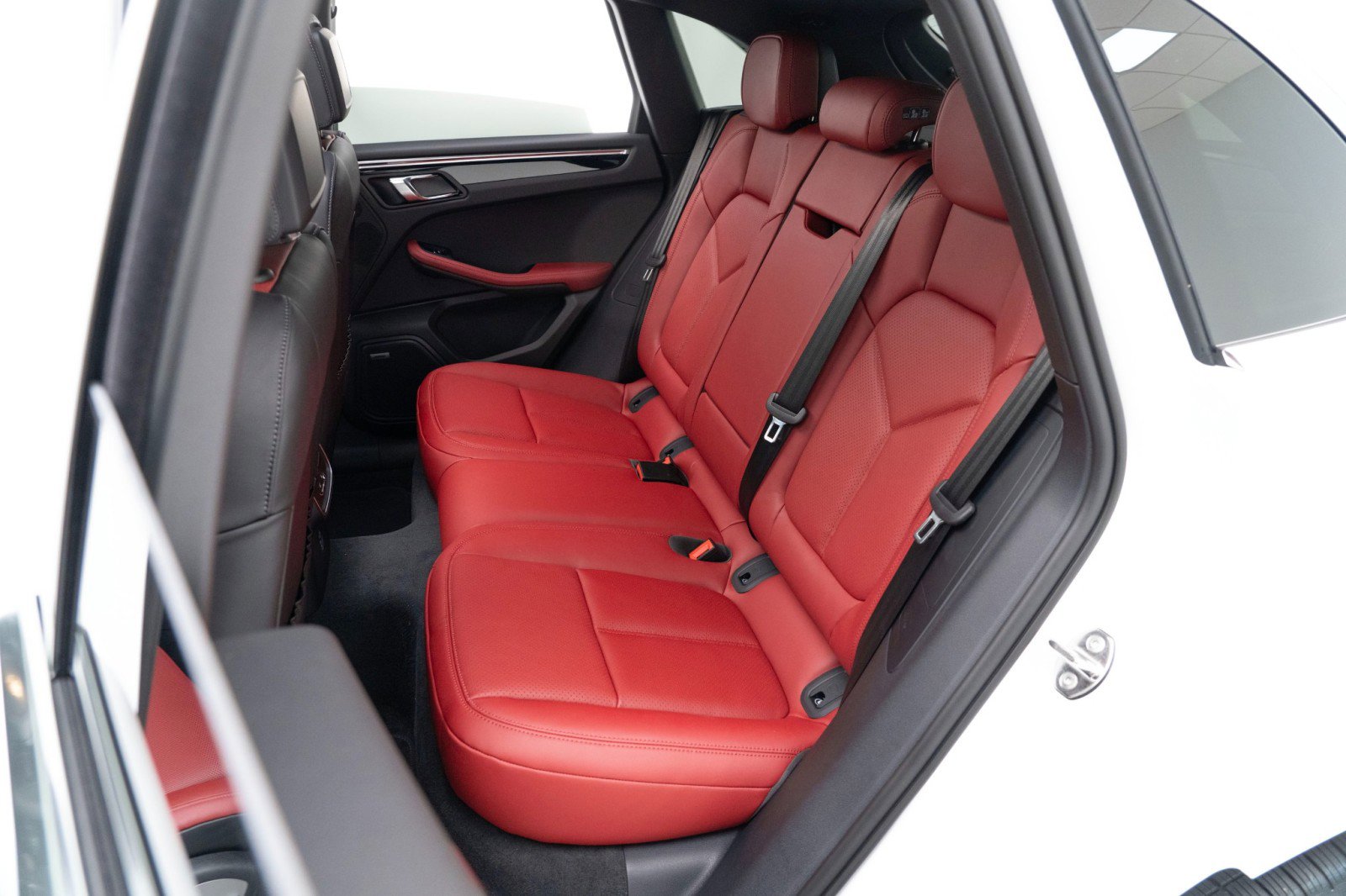 New 2026 Porsche Macan image 29