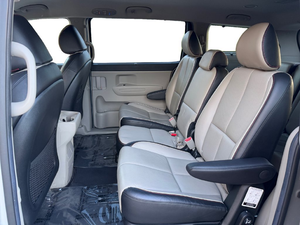 Used 2021 Kia Sedona EX FWD image 19