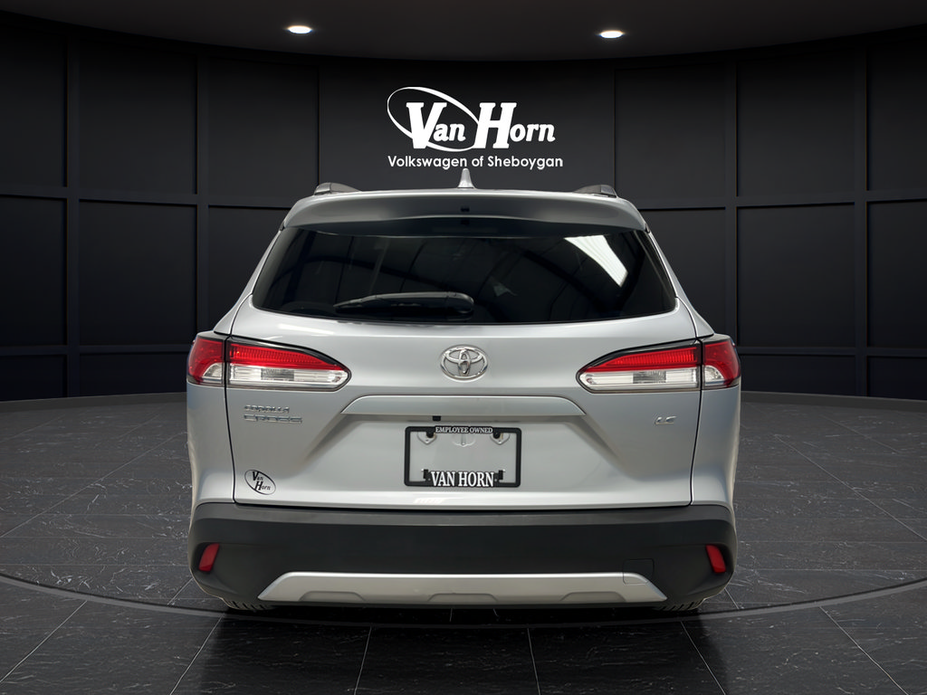 Used 2023 Toyota Corolla Cross LE FWD image 4