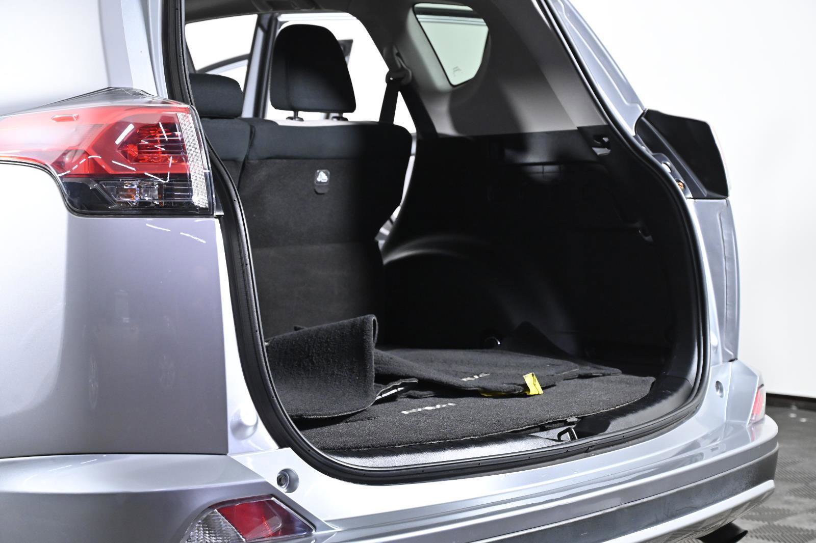 Used 2016 Toyota RAV4 XLE image 28